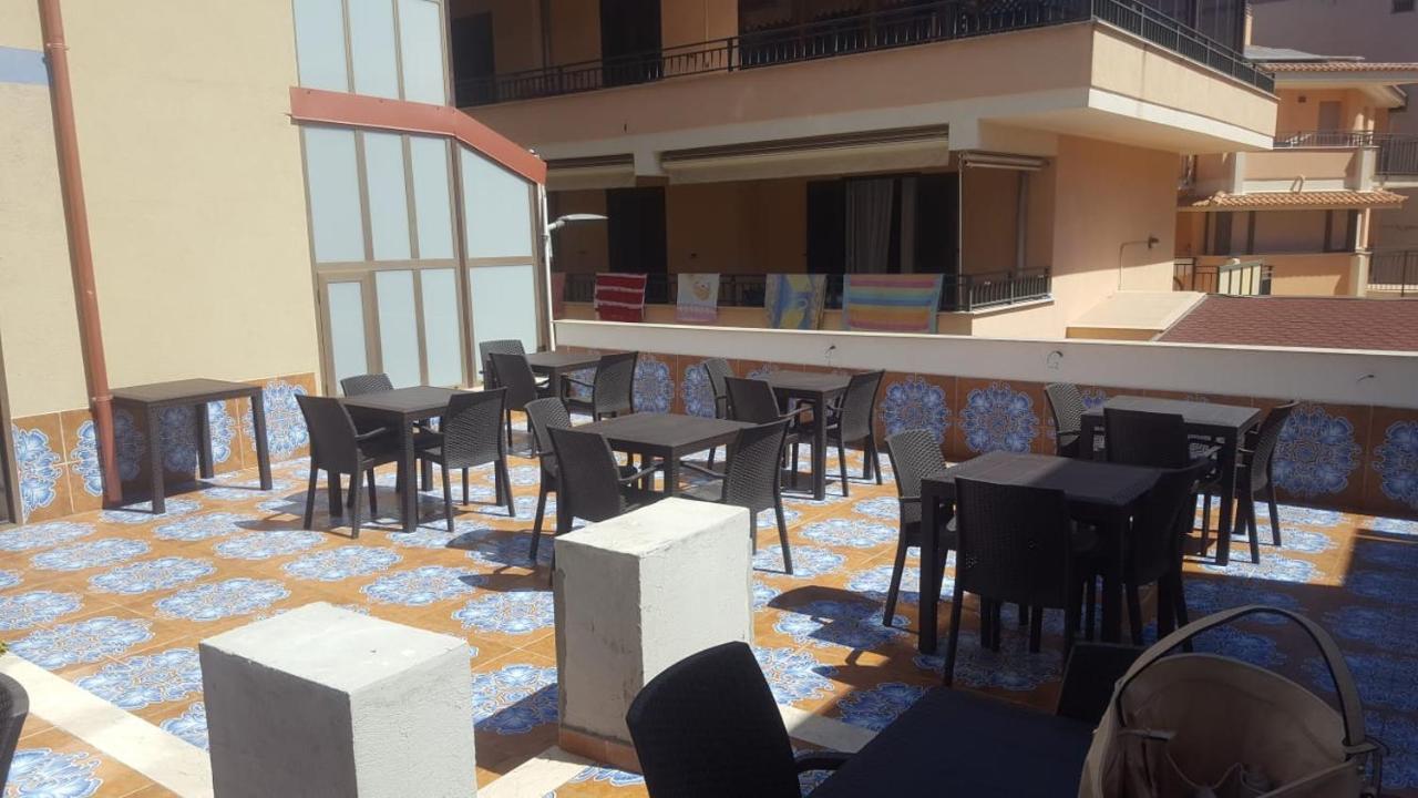 Nuova Aurora Rent Rooms Roccalumera Exterior foto