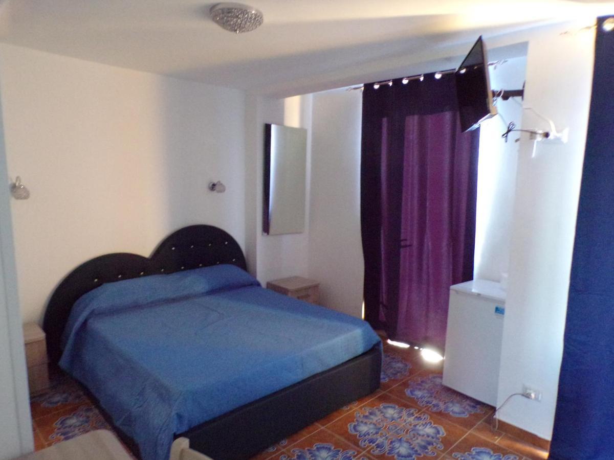Nuova Aurora Rent Rooms Roccalumera Exterior foto