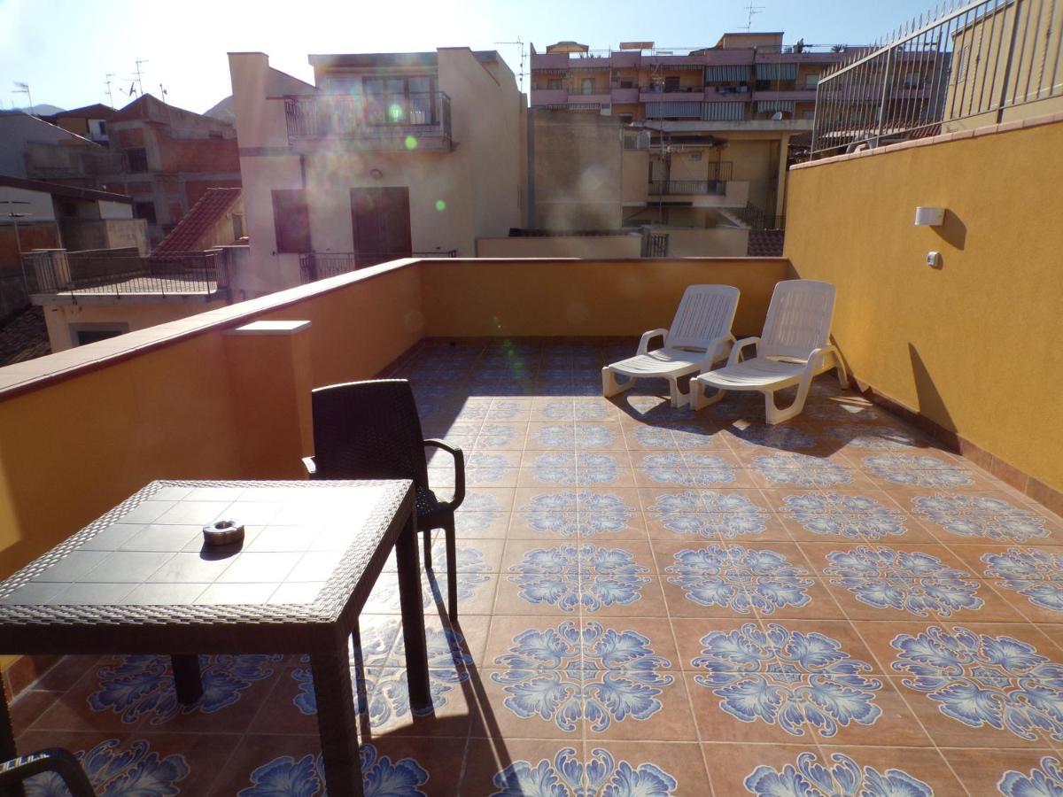 Nuova Aurora Rent Rooms Roccalumera Exterior foto