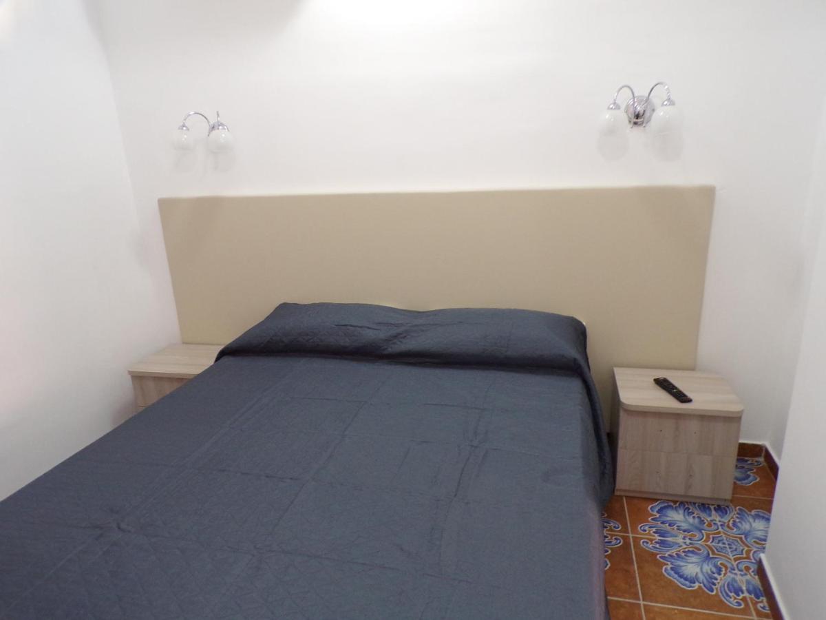Nuova Aurora Rent Rooms Roccalumera Exterior foto