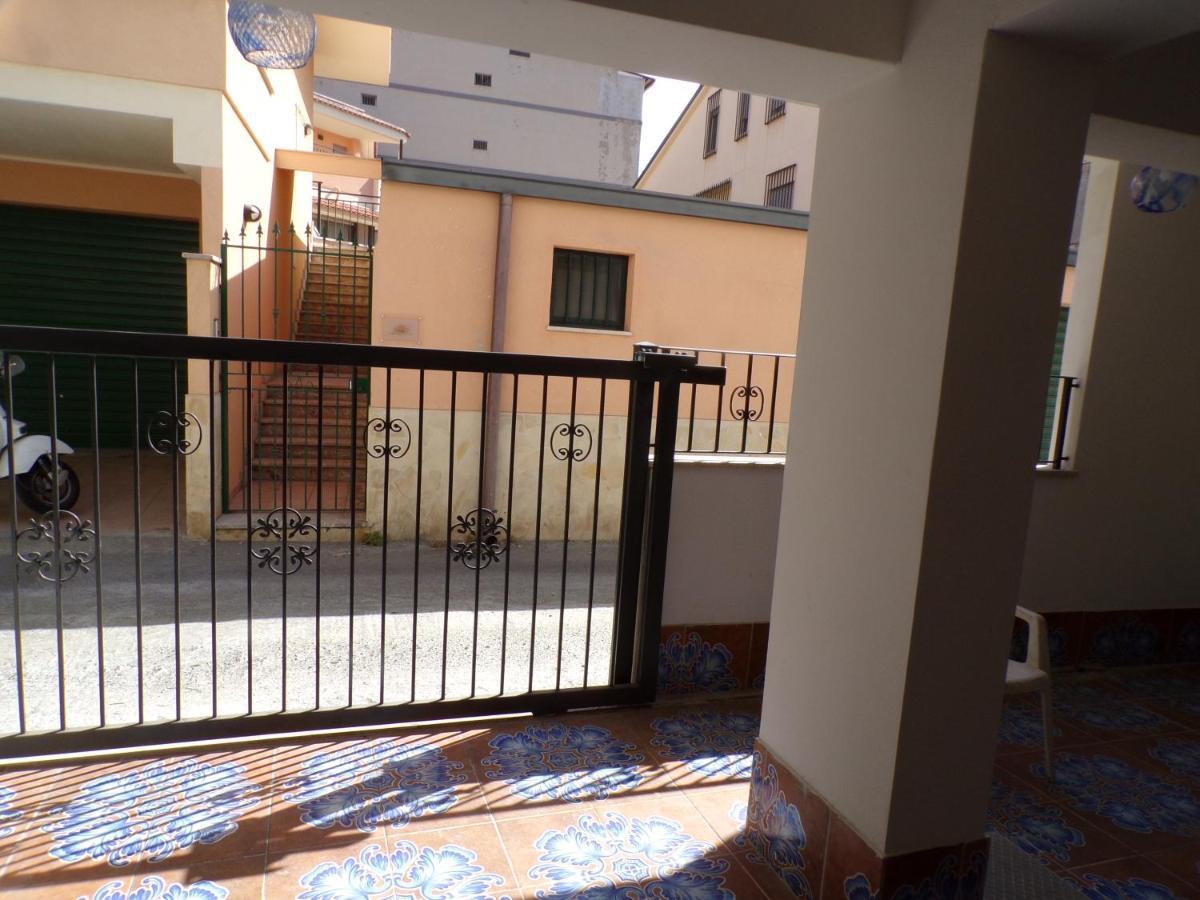 Nuova Aurora Rent Rooms Roccalumera Exterior foto