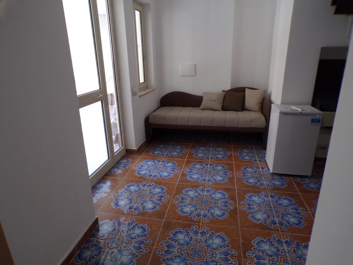 Nuova Aurora Rent Rooms Roccalumera Exterior foto