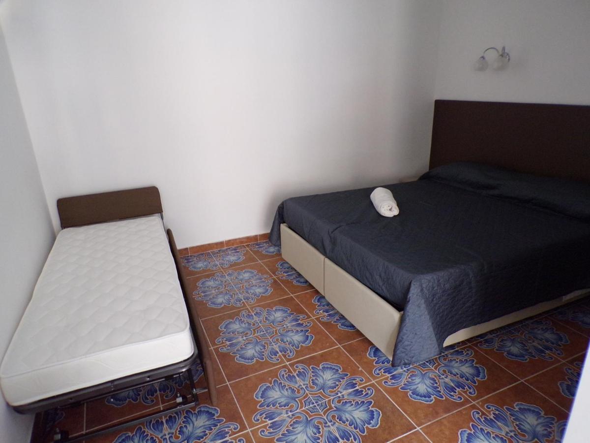 Nuova Aurora Rent Rooms Roccalumera Exterior foto