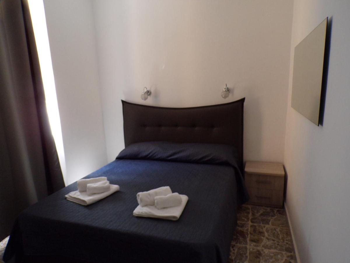 Nuova Aurora Rent Rooms Roccalumera Exterior foto