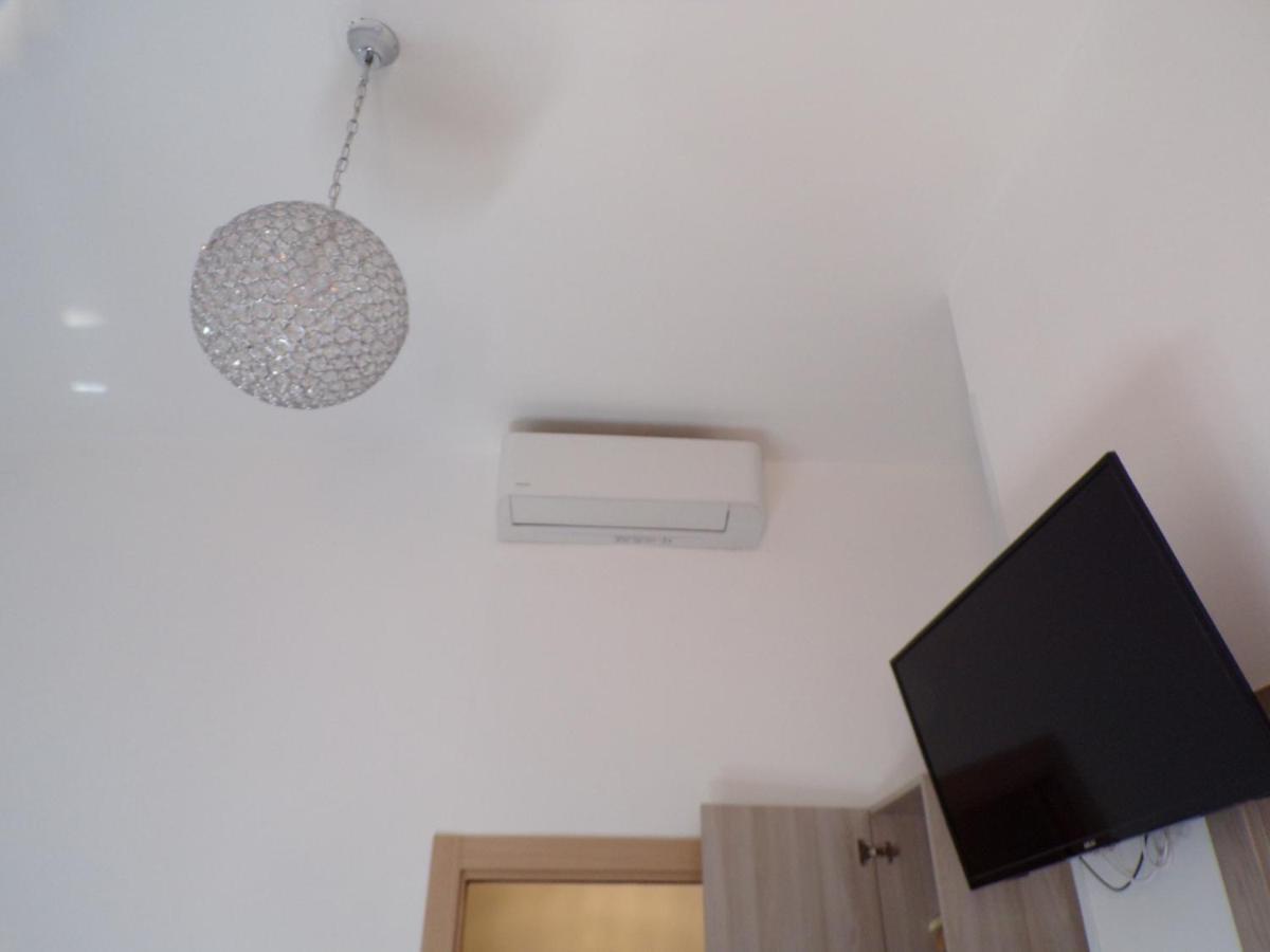 Nuova Aurora Rent Rooms Roccalumera Exterior foto