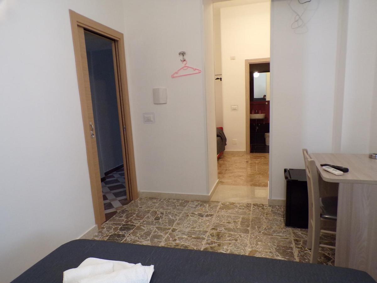 Nuova Aurora Rent Rooms Roccalumera Exterior foto