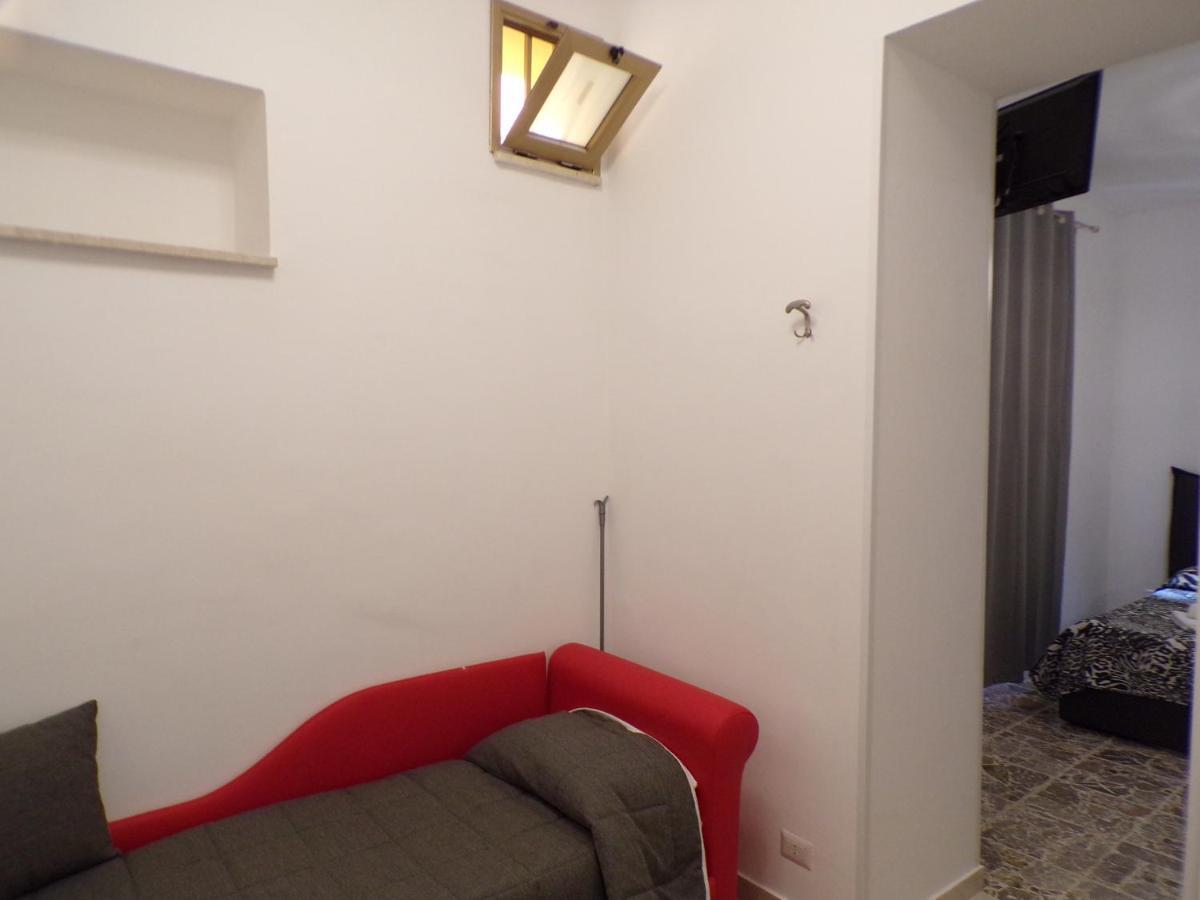 Nuova Aurora Rent Rooms Roccalumera Exterior foto